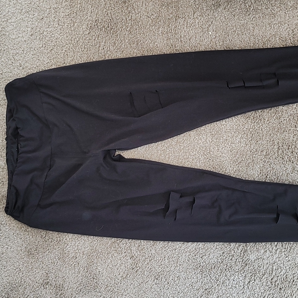 Distressed leggings